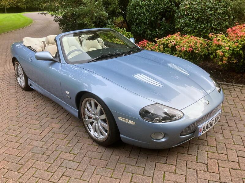 JAGUAR XKR