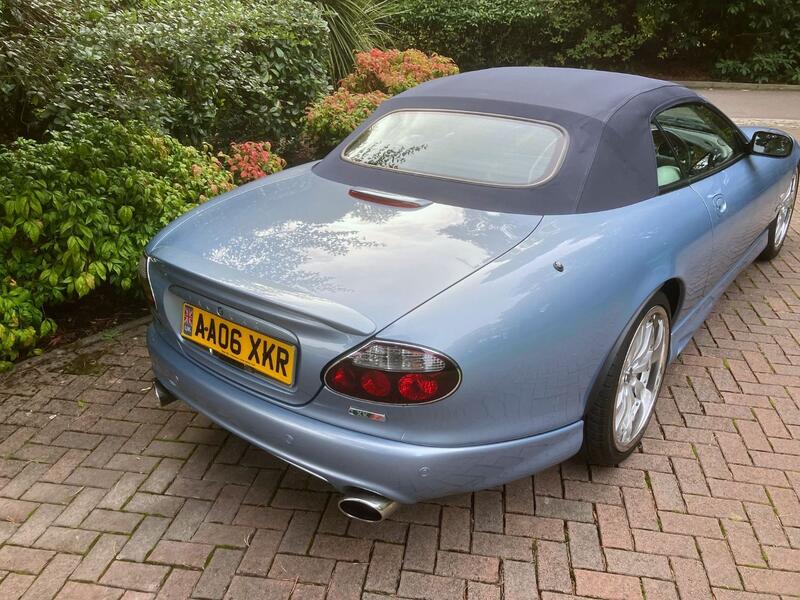 JAGUAR XKR