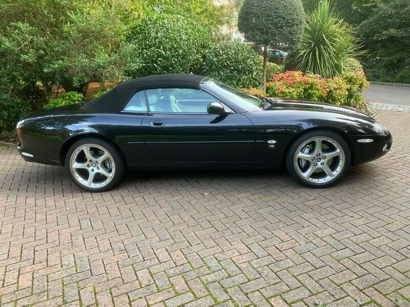 JAGUAR XKR