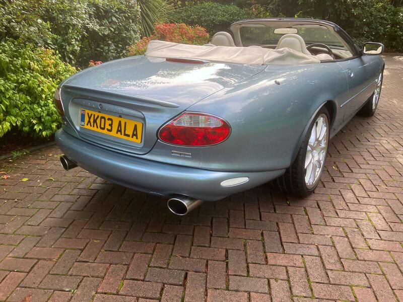 JAGUAR XKR