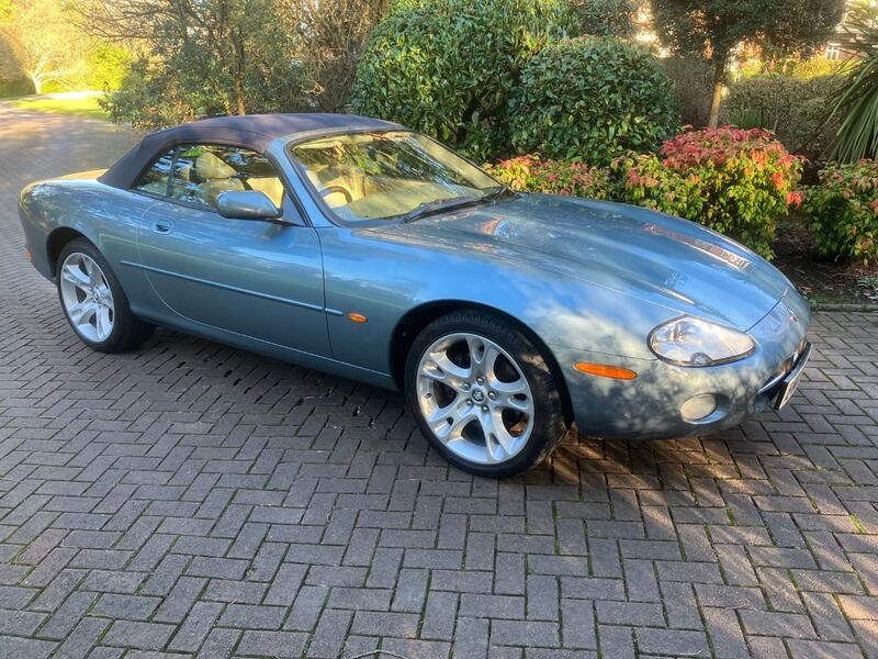 JAGUAR XK8