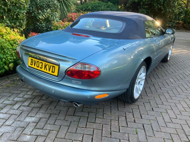 JAGUAR XK8