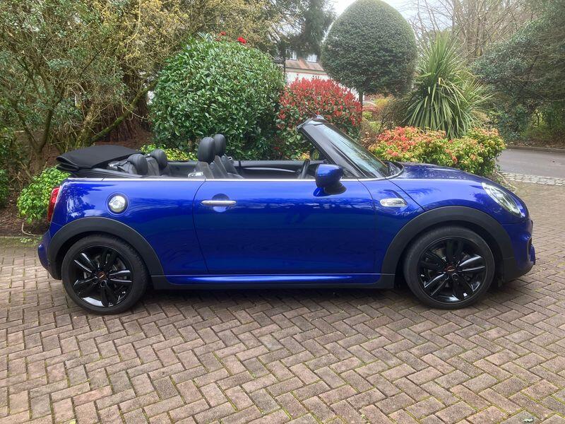 View MINI CONVERTIBLE 2.0 Convertible Cooper S Sport