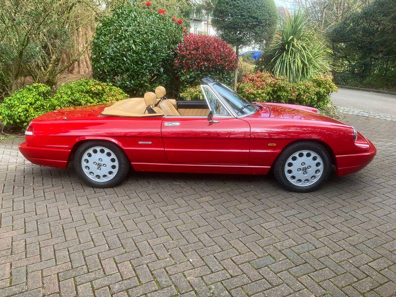 View ALFA ROMEO SPIDER 2.0  