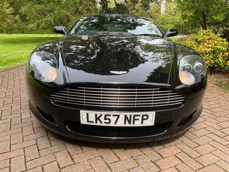 ASTON MARTIN DB9