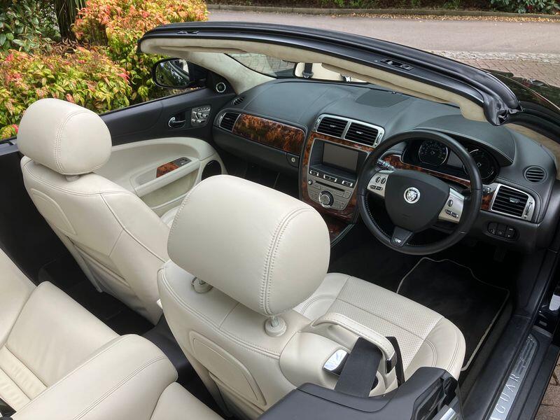 JAGUAR XKR