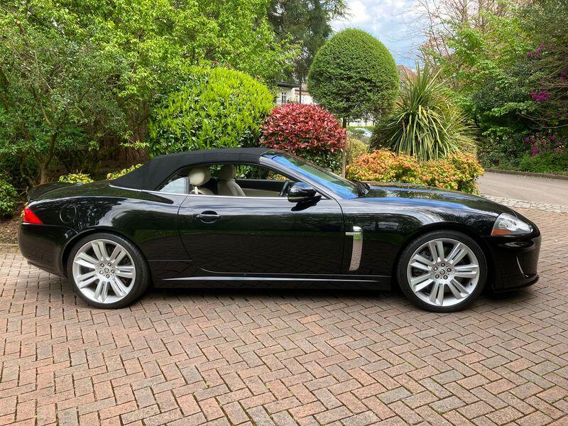 JAGUAR XKR