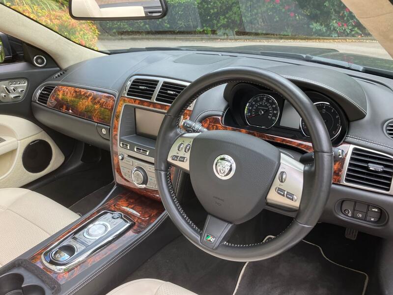 JAGUAR XKR