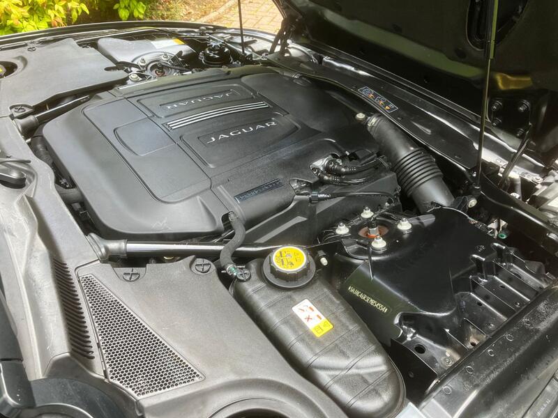JAGUAR XKR