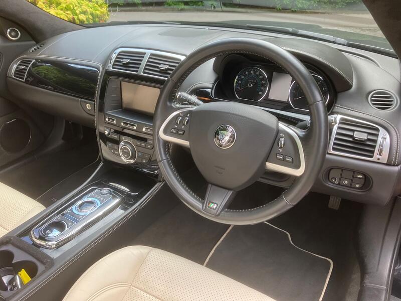 JAGUAR XKR