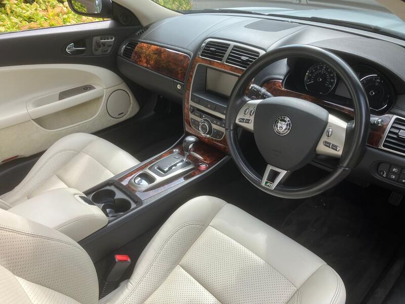 JAGUAR XKR