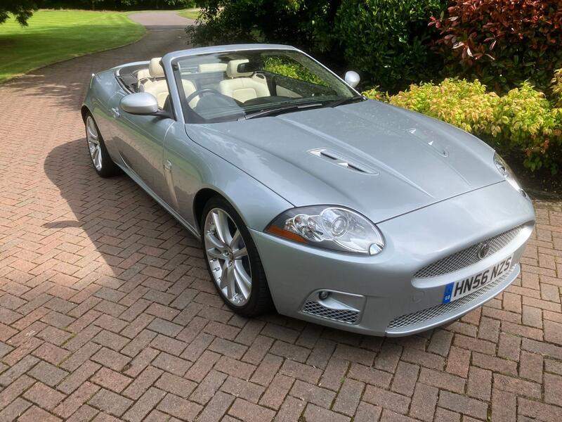 JAGUAR XKR