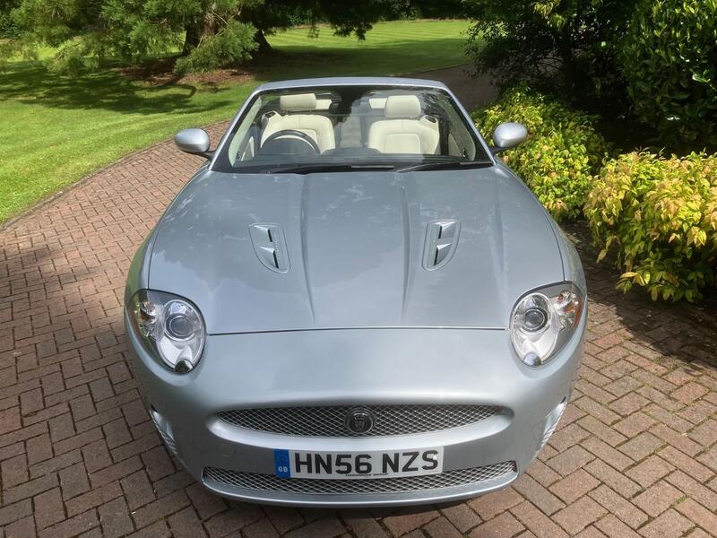 JAGUAR XKR