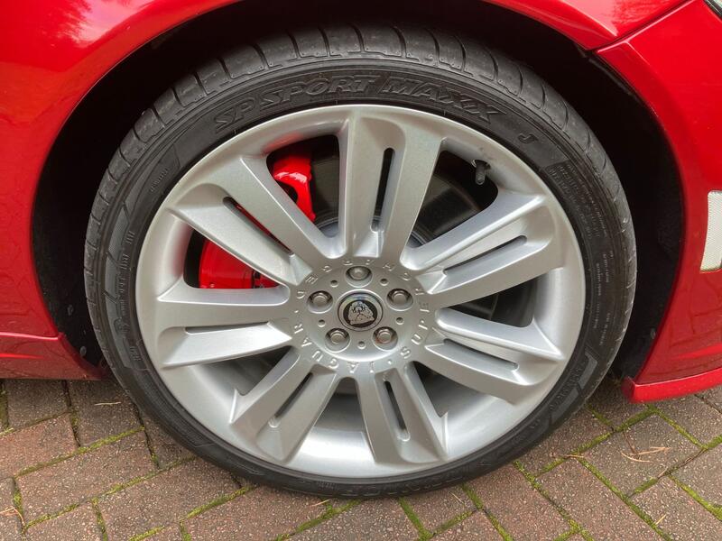 JAGUAR XKR