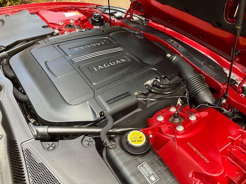 JAGUAR XKR