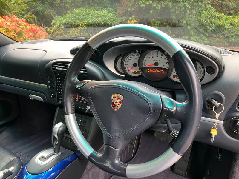 PORSCHE 911