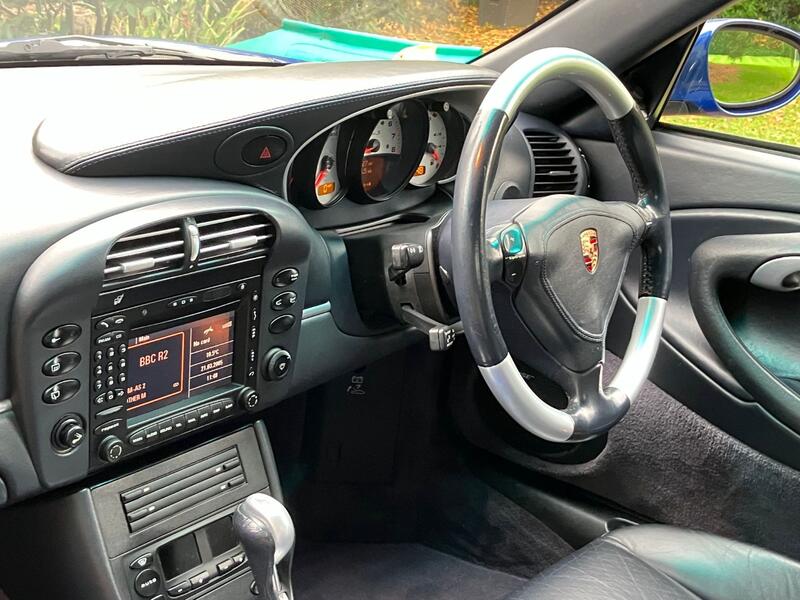 PORSCHE 911