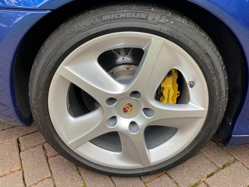 PORSCHE 911