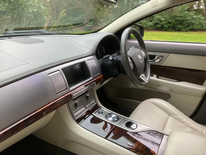 JAGUAR XF