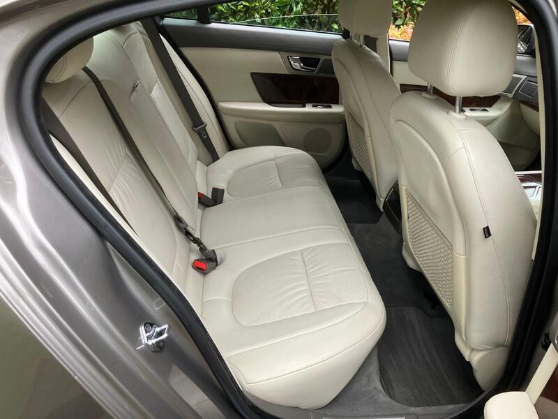 JAGUAR XF