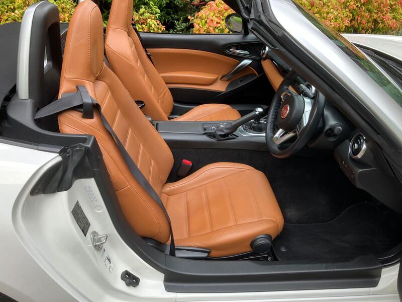 View FIAT 124 124 Spider 1.4 Multiair Turbo 140hp Lusso