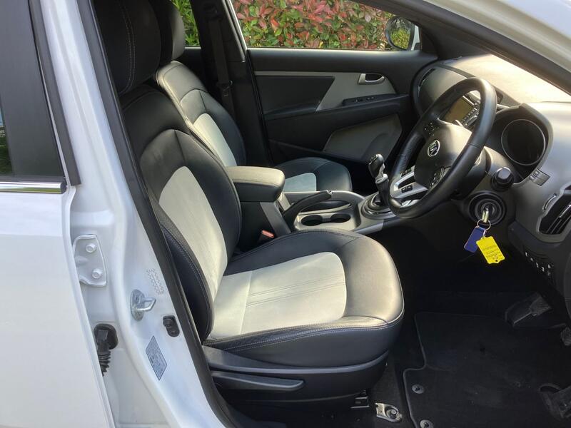 View KIA SPORTAGE 1.6 GDi EcoDynamics White Edition