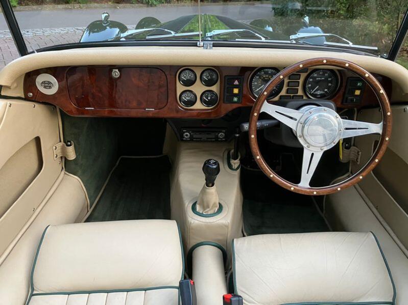 View MORGAN PLUS 8 3.9