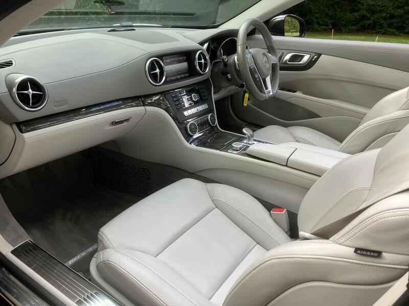 View MERCEDES-BENZ SL 3.5 SL350 V6 AMG SPORT