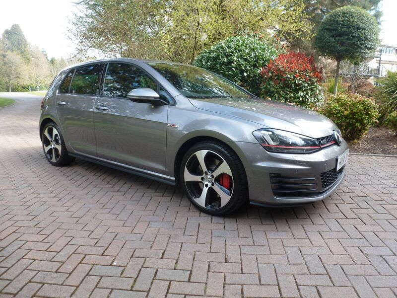 View VOLKSWAGEN GOLF GTI PERFORMANCE DSG