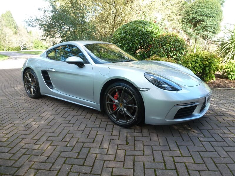 View PORSCHE 718 CAYMAN S PDK