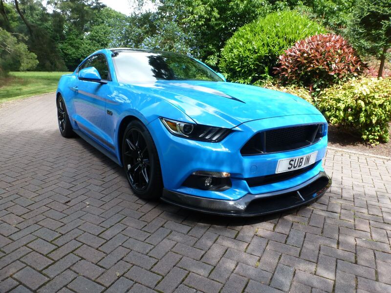 FORD MUSTANG