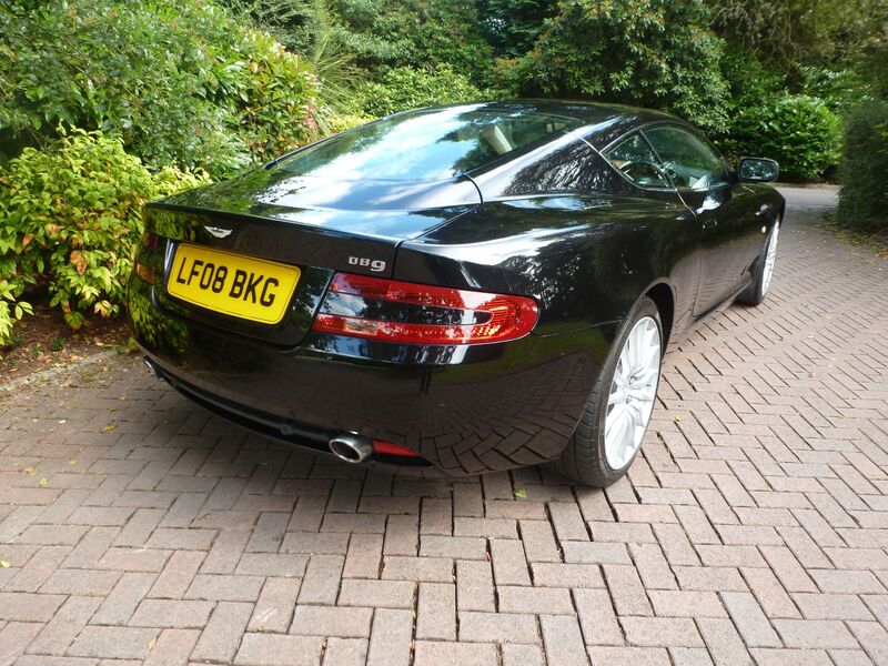 ASTON MARTIN DB9