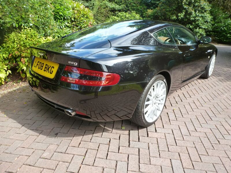 ASTON MARTIN DB9