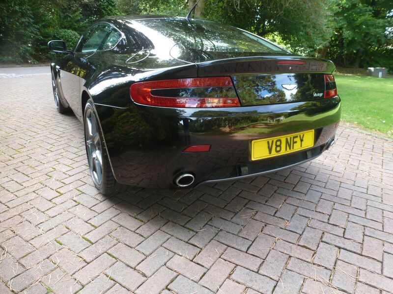 ASTON MARTIN VANTAGE