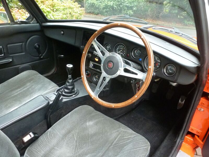 View MG MGB B GT