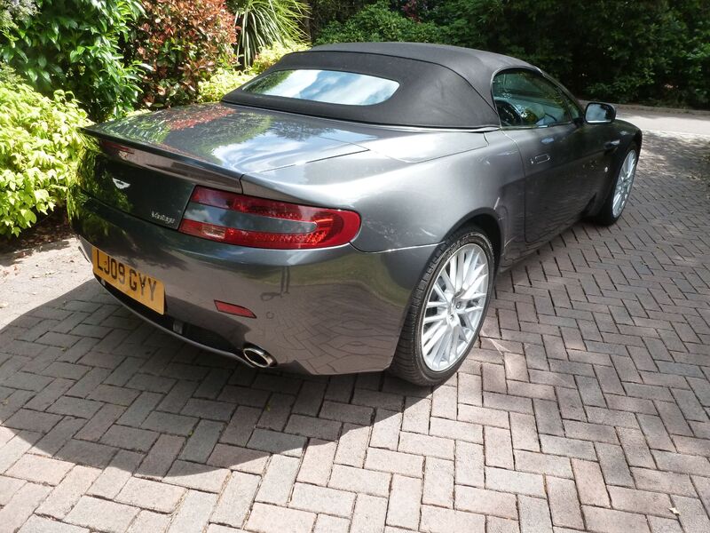 ASTON MARTIN VANTAGE